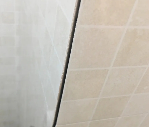 临澧瓷砖空鼓维修公司分享阳台瓷砖脱落的修复过程可以分为以下几个步骤